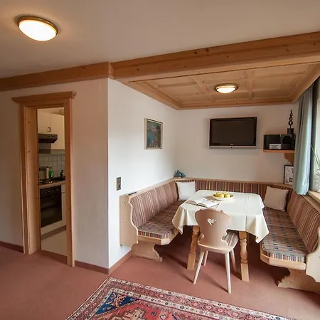 בית הארחה Strolz 3*